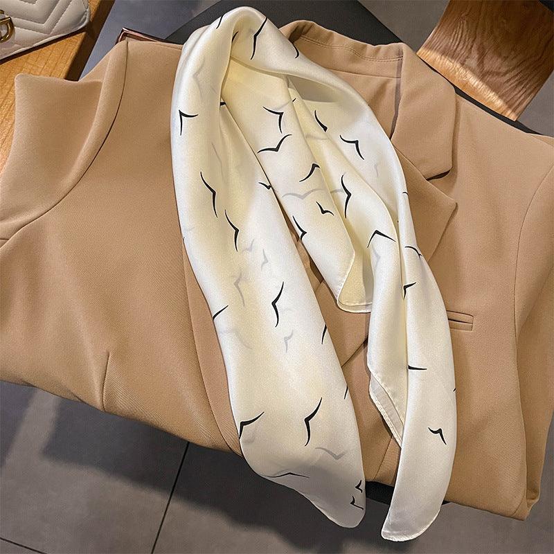 白カモメ柄 70cm 正方形スカーフ、シルクテクスチャースカーフ、日焼け止めシルクスカーフ、ネックスカーフ、サテンショール、ギフト