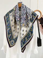 Classic Paisley – 100% Silk Crepe de Chine Scarf (90×90 cm)