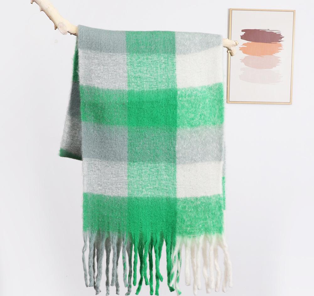Luxurious Plaid Pattern Cashmere-Like Scarf: Vegan-Friendly Winter Accessory