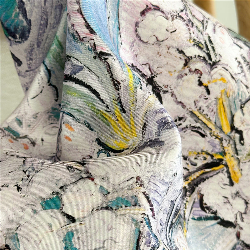 Lilac Whisper – 100% Silk Twill Scarf (90×90cm, Hand-Rolled Edges)