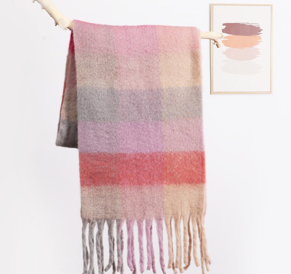 Luxurious Plaid Pattern Cashmere-Like Scarf: Vegan-Friendly Winter Accessory