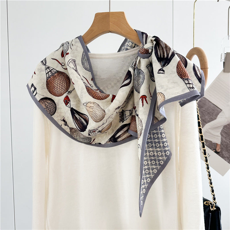 Reversible Silk & Wool Scarf – Chic Balloon Motif for Sophisticated Layering