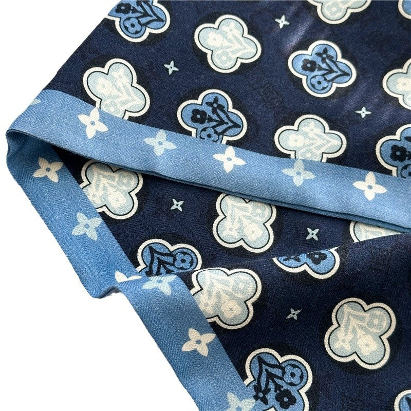 Lucky Clover Silk Wool Scarf – Lightweight Yet Warm, Reversible & Timeless