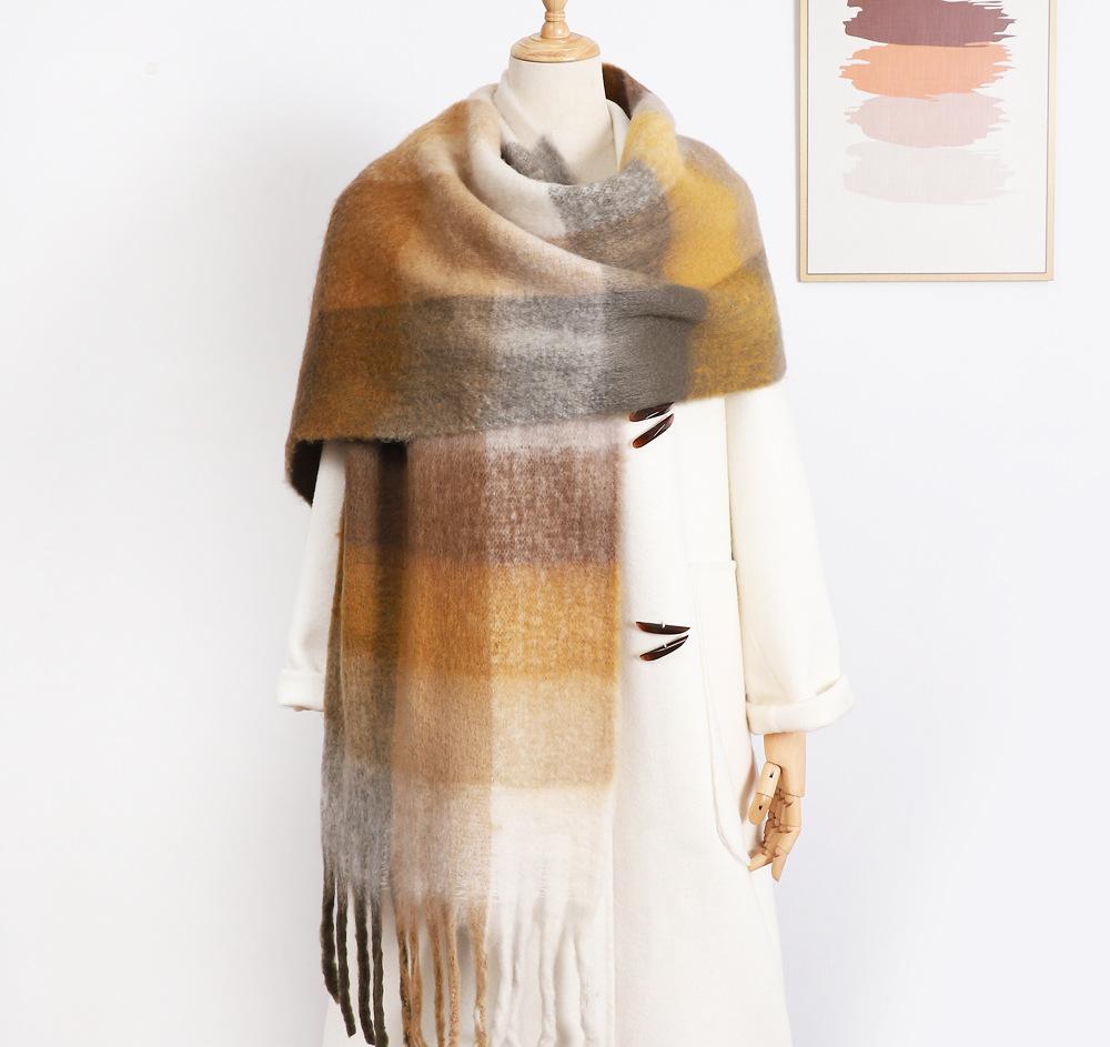 Luxurious Plaid Pattern Cashmere-Like Scarf: Vegan-Friendly Winter Accessory