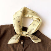 Hellgelber Paisley-Seidenschal/100 % Maulbeerseidenschal/Seidenkopfschal/Seidenhaarschal/Seidenhalstuch/Seidenbandana/Taschenaccessoire/Geschenk für Sie