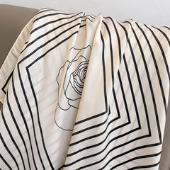 70 cm quadratischer Schal mit minimalistischen Linien, strukturierter Seidenschal, Sonnenschutz-Seidenschal, Halstuch, Satinschal, Geschenk