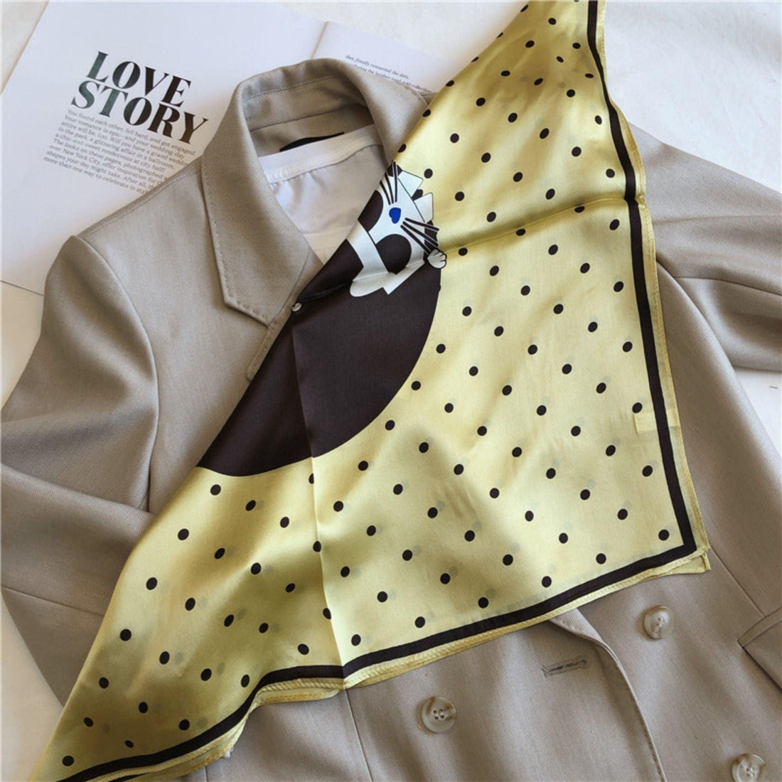 Niedlicher Katzenschal aus 100 % Maulbeerseide/Kopftuch aus Seide/Haarschal aus Seide/Halstuch aus Seide/Muttertagsgeschenke/Taschenaccessoire/Geschenk für Sie