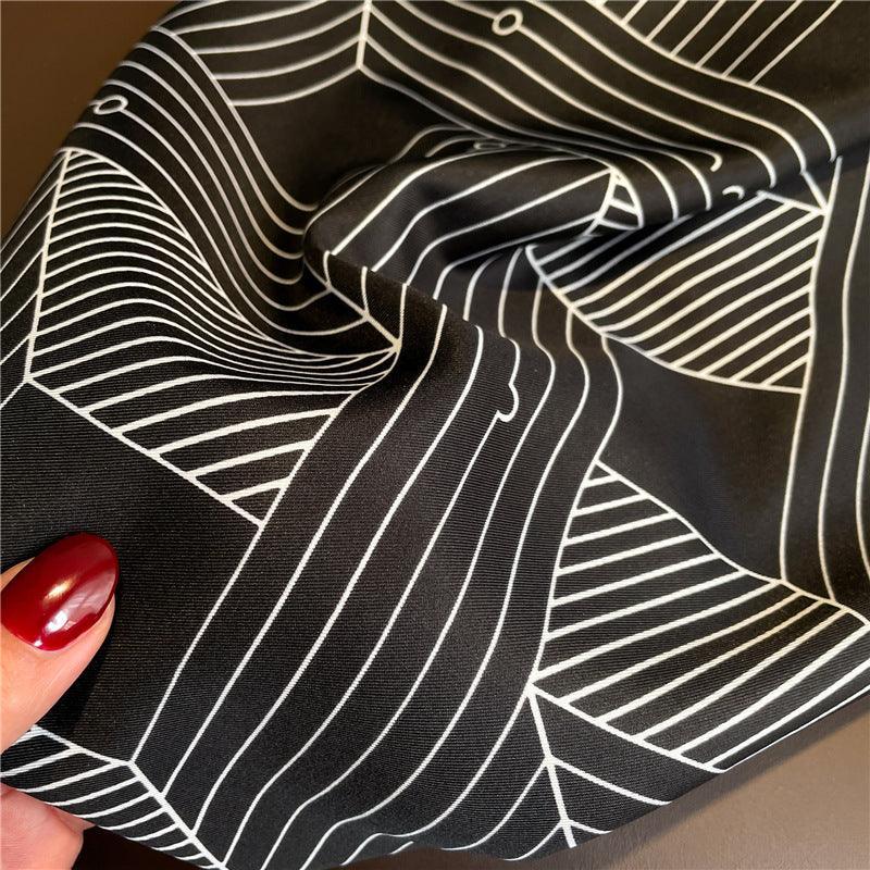 Geometrische Streifen großer Seidenschal/Minimalistischer Schal/9090cm/Seidenschal/Seidenbandana/Großer Satinschal/Geschenk für Sie/Muttertagsgeschenke