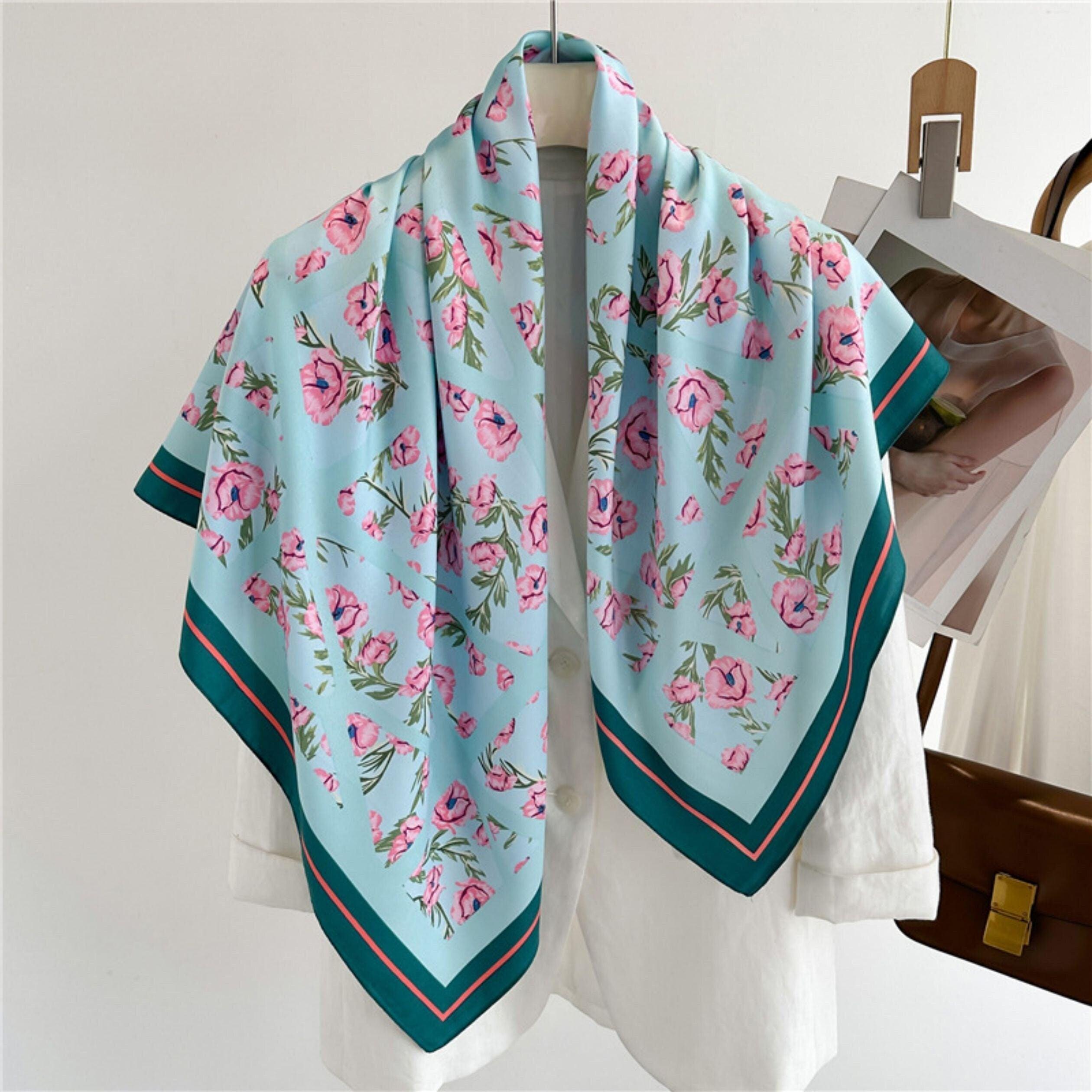Hellblauer japanischer Flora-Satin-Twill-Schal/9090 cm/Seidenschal/Seidenbandana/Großer Satinschal/Geschenk für Sie/Muttertagsgeschenke