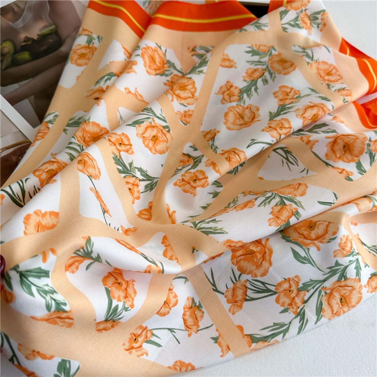 Hellblauer japanischer Flora-Satin-Twill-Schal/9090 cm/Seidenschal/Seidenbandana/Großer Satinschal/Geschenk für Sie/Muttertagsgeschenke