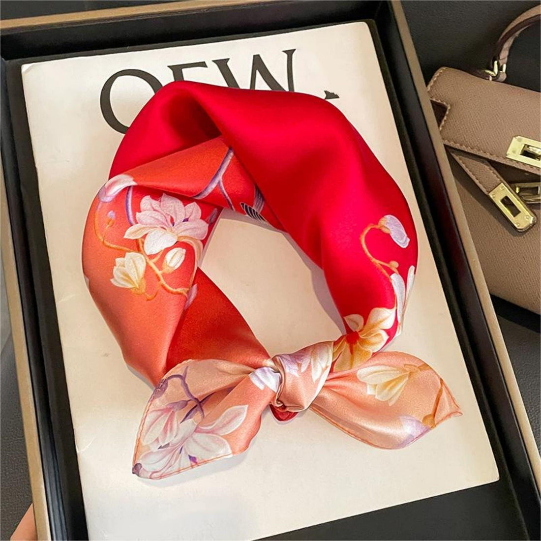 Rouge Red Flower Bird 100% Maulbeerseidenschal/Seidenkopfschal/Seidenhaarschal/Seidenhalsschal/Muttertagsgeschenke/Taschenaccessoire