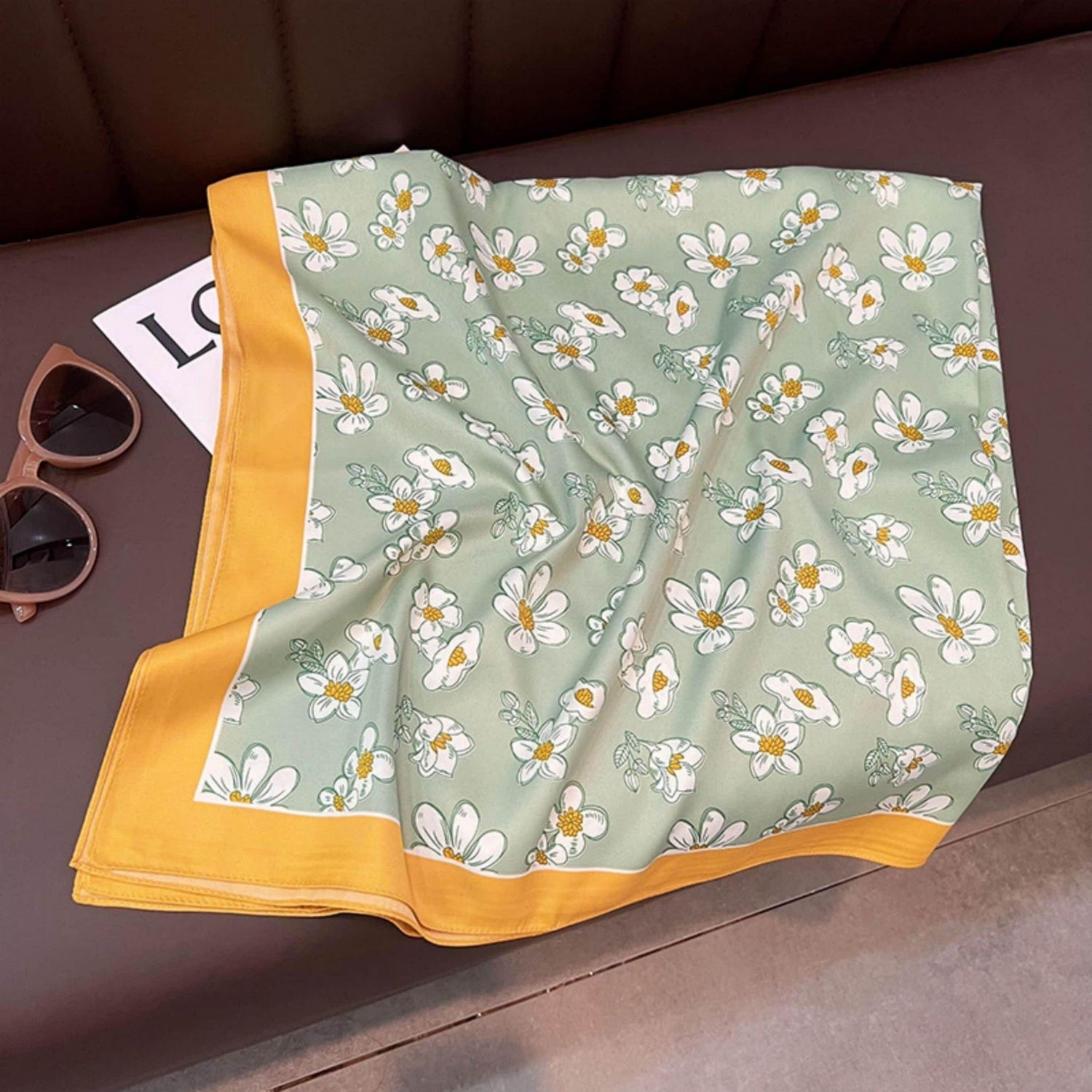 Japanischer Kirschblüten-Druckschal/Seiden-Twill-Satin/9090 cm/Seidenschal/Seidenbandana/Großer Satinschal/Geschenk für Sie/Muttertagsgeschenke