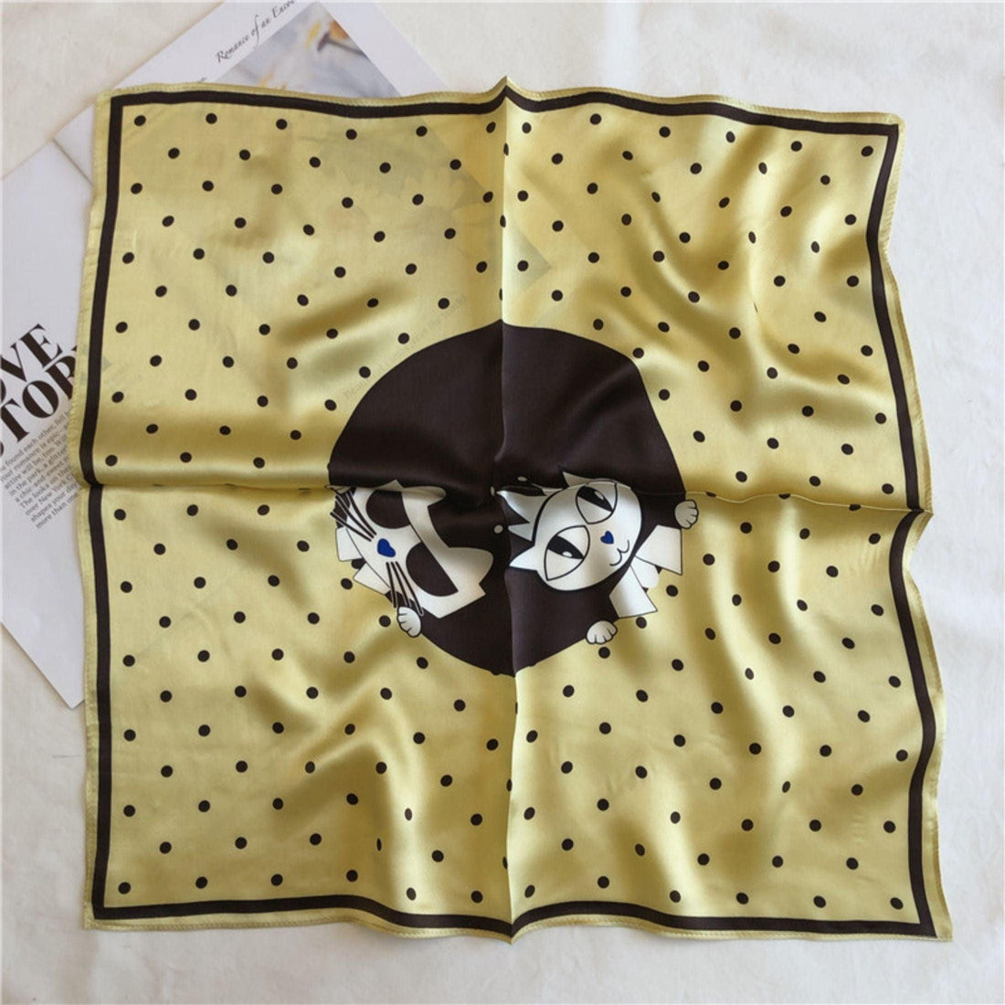 Niedlicher Katzenschal aus 100 % Maulbeerseide/Kopftuch aus Seide/Haarschal aus Seide/Halstuch aus Seide/Muttertagsgeschenke/Taschenaccessoire/Geschenk für Sie
