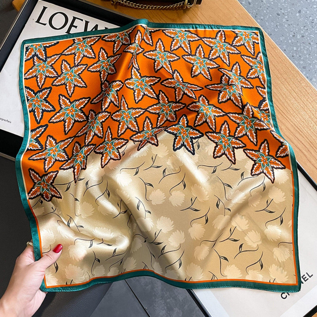 Orangefarbener Seidenschal/100 % Maulbeerseidenschal/Seidenkopfschal/Seidenhaarschal/Seidenhalstuch/Seidenbandana/Taschenaccessoire/Geschenk für Sie