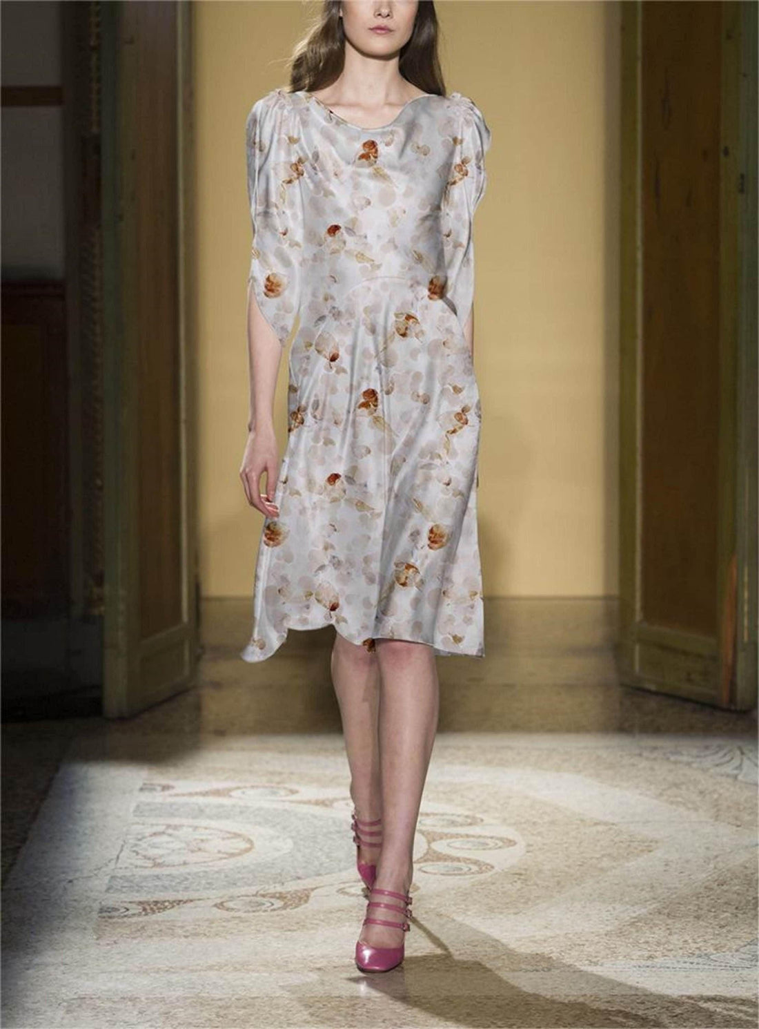 Elegant Apricot Leaf Pattern Silk Fabric - Perfect for Designer Dress Shirts - Ideal for High-End Designs